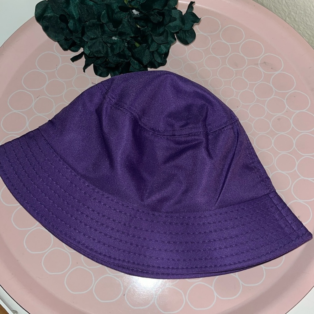 Bucket hat color purple